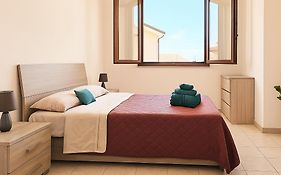 Casa Vacanze Oristano, A Pochi Minuti Dalle Spiagge Piu Belle Della Sardegna E Pochi Minuti Da Oristano, Casa Dotata Di Tutti I Comfort